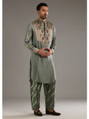 Grey color option, Currently selected