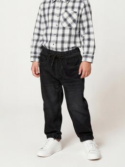 max - Black Solid Jeans