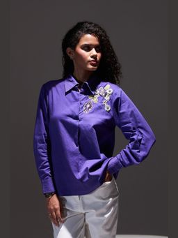 Western Era - Pleated Cotton Shirt With Embellished Patch Detail