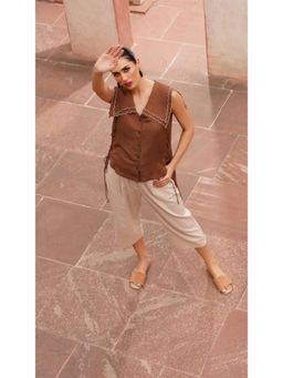 Western Era - Scalloped Edge Collars Brown Linen Top With Drawstrings