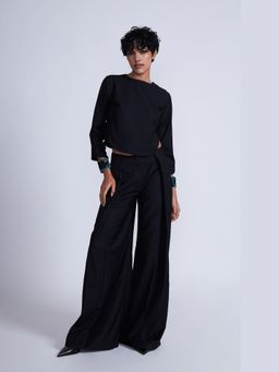 Advait - Black Kuro Curved Crop Top