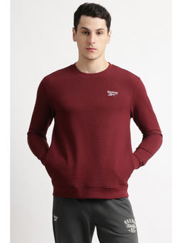 Reebok - Men Maroon Textured Sweatshirt