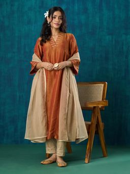 Mushio - Beige Organza Dupatta with Lace Detailing