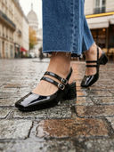 Black color option, Sold out, Currently selected