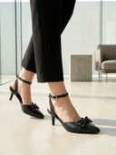 Black color option, Sold out, Currently selected