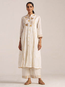 Ganga Fashions - White Honey Bees Co-Ord (Set of 2)