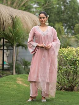 Divena - Embroidered Pink Velvet Kurta with Pant and Dupatta (Set of 3)