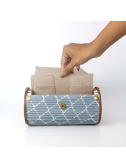 Lukka Chuppi - Morning Frost Round Clutch