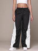 Black color option, Currently selected