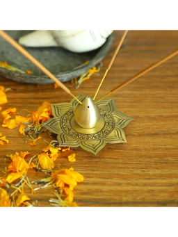 NAKSHIKATHAA - Alpana Gold Incense Holder
