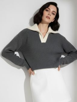 Outzidr - Women Grey Full Sleeve Contrast Collar Sweater