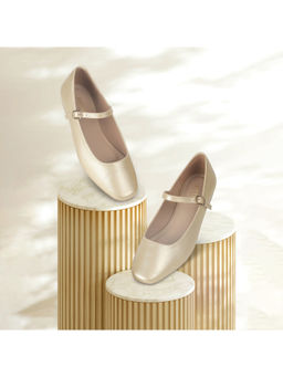 Metro - Women Gold Buckle Casual Ballerinas