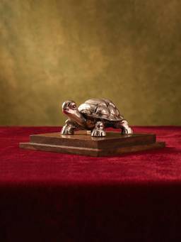 TOUCH925 - 999 Silver Plated Tortoise Idol