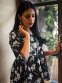 Black color option, Currently selected