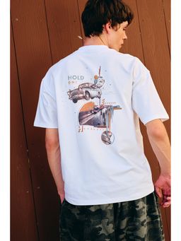 Bonkers Corner - White Hold On Tight Oversized T-Shirt