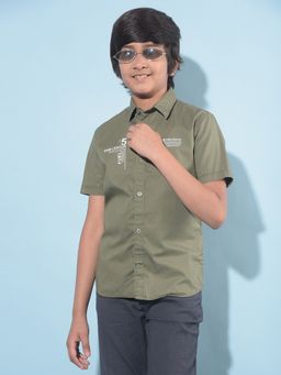 CRIMSOUNE CLUB - Boy's Olive Typographic Printed Cotton Shirt