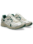 Green color option, Sold out, Currently selected