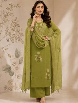 Aaghnya - Women Green Rayon Blend Printed Straight Kurta with Trousers and Dupatta