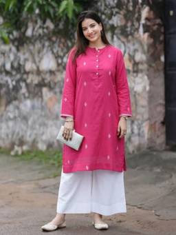 Aaghnya - Women Pink Rayon Blend Printed Straight Kurta with Palazzo