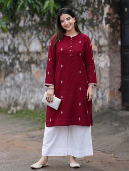 Aaghnya - Women Red Rayon Blend Woven Straight Kurta with Palazzo
