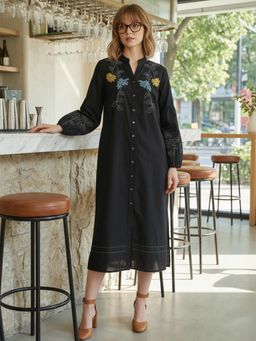 ZUMMER - Black Embroidered Balloon Sleeves Midi Dress