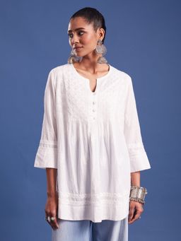 Sufiza Lifestyle - White Women Chikankari Embroidered Pure Cotton Straight Kurti