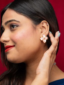 Niscka - Peach Pink Floral Stud Earrings