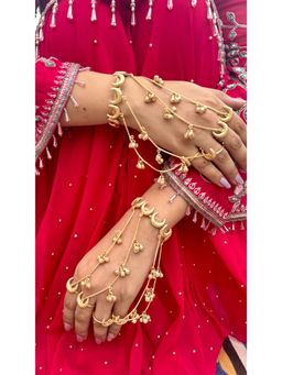 Ehsaas Jewellery - Gold Noor-e-Chand Hathphool