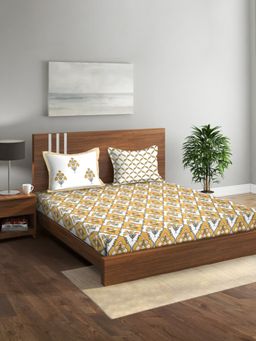 Rajasthan Decor - Yellow and White Floral Print Kinf Bed Sheet with 2 Pillow Covers