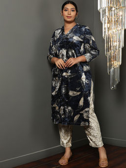 Amydus - Women Black Velvet Floral Straight Kurta