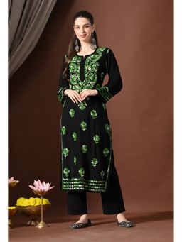 SYRISH - Women Green Rayon Embroidered Straight Kurta
