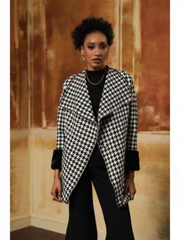 BOHO-CHIC By Sukriti Jain - Classic Houndstooth Knit Shrug