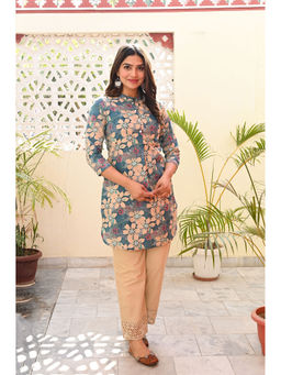 Do Dhaage - Blue Cotton Floral Kurta With Schiffli Pants (Set of 2)