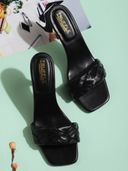 Black color option, Sold out, Currently selected