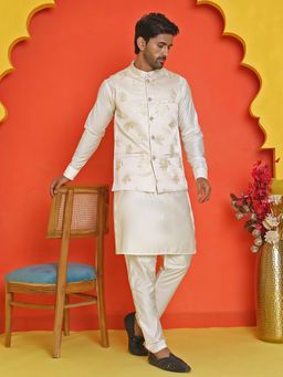 Jompers - Men Embossed Cream Kurta with Pyjama and Nehru Jacket