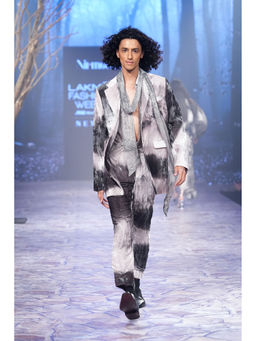 Nirmooha - Landscape Print Velvet Pant