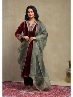 DOHR INDIA - Anam Plum Embroidered Kurta with Pant and Dupatta