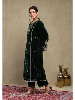 DOHR INDIA - Leena Forest Green Embroidered Silk Velvet Handcrafted Kurta with Pant