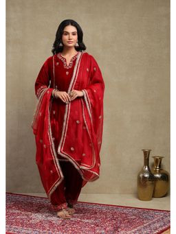 DOHR INDIA - Raabta Cherry Red Embroidered Silk Velvet Kurta with Pant and Dupatta