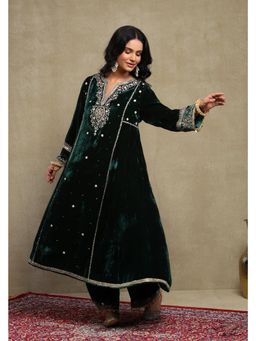 DOHR INDIA - Sahira Forest Green Embroidered Silk Velvet A-Line Kurta with Pant