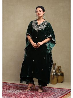 DOHR INDIA - Zainab Forest Green Embroidered Silk Velvet Kaftan with Pant and Dupatta