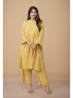 The Indian Ethnic Co. - Women's Yellow Cotton Floral Printed Kurta with Pant