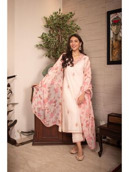 DOHR INDIA - Sahiba Bali In Gulbano Embroidered Kurta With Pant And Dupatta
