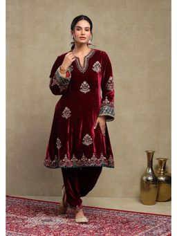 DOHR INDIA - Dilruba Plum Embroidered Silk Velvet Kurta with Pant