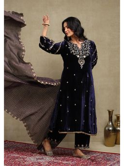 DOHR INDIA - Nayab Navy Blue Embroidered Silk Velvet Handcrafted Kurta with Pant and Dupatta