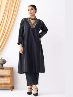 HAAVI BY PURAB - Saanjh Embroidered Black Kurta with Pant
