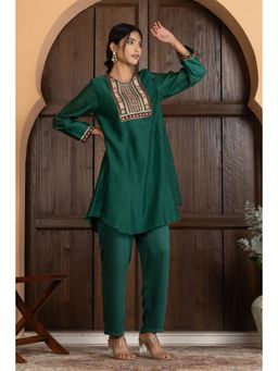 HAAVI BY PURAB - Women Green Chanderi Silk Embroidered Kurta with Pant
