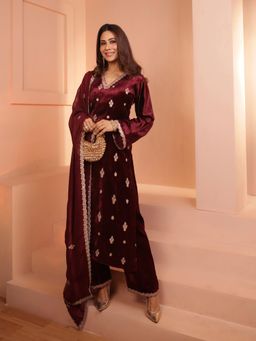 Karaj Jaipur - Women Wine Velvet Kurta with Pant and Dupatta