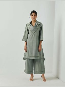 MARKKAH STUDIO - Green Chambray Cowl Neck Solid Kurta with Palazzo