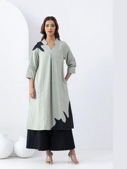 MARKKAH STUDIO - Green Chambray V-Neck Solid Kurta with Palazzo